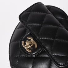 画像をギャラリービューアに読み込む, 極美品 CHANEL シャネル チェーンクラッチバッグ AP2784 32番台 ココマーク ラムスキン ブラック ゴールド金具 中古 4a004747