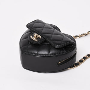 極美品 CHANEL シャネル チェーンクラッチバッグ AP2784 32番台 ココマーク ラムスキン ブラック ゴールド金具 中古 4a004747
