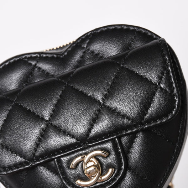 極美品 CHANEL シャネル チェーンクラッチバッグ AP2784 32番台 ココマーク ラムスキン ブラック ゴールド金具 中古 4a004747