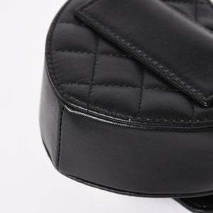 極美品 CHANEL シャネル チェーンクラッチバッグ AP2784 32番台 ココマーク ラムスキン ブラック ゴールド金具 中古 4a004747
