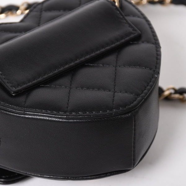 極美品 CHANEL シャネル チェーンクラッチバッグ AP2784 32番台 ココマーク ラムスキン ブラック ゴールド金具 中古 4a004747