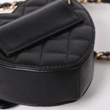画像をギャラリービューアに読み込む, 極美品 CHANEL シャネル チェーンクラッチバッグ AP2784 32番台 ココマーク ラムスキン ブラック ゴールド金具 中古 4a004747