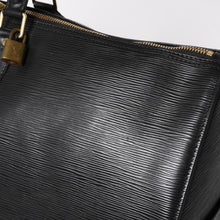Load image into Gallery viewer, 極美品 LOUIS VUITTON ルイヴィトン ボストンバッグ トラベルバッグ M59052 キーポル55 ブラック エピレザー ゴールド金具 中古 4a004514