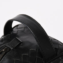 画像をギャラリービューアに読み込む, BOTTEGA VENETA ボッテガヴェネタ イントレチャート トラベルポーチ セカンドバッグ ブラック レザー 美品 中古 4a004676