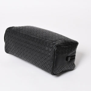 BOTTEGA VENETA ボッテガヴェネタ イントレチャート トラベルポーチ セカンドバッグ ブラック レザー 美品 中古 4a004676