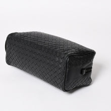 画像をギャラリービューアに読み込む, BOTTEGA VENETA ボッテガヴェネタ イントレチャート トラベルポーチ セカンドバッグ ブラック レザー 美品 中古 4a004676