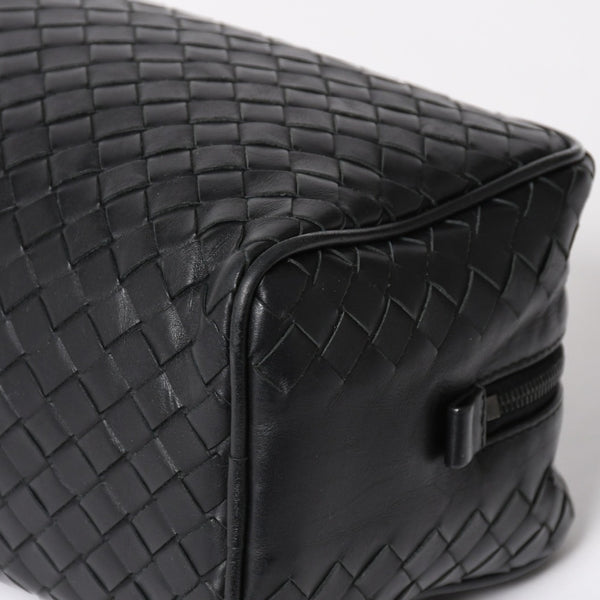 BOTTEGA VENETA ボッテガヴェネタ イントレチャート トラベルポーチ セカンドバッグ ブラック レザー 美品 中古 4a004676