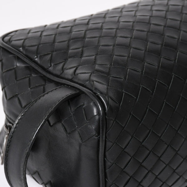 BOTTEGA VENETA ボッテガヴェネタ イントレチャート トラベルポーチ セカンドバッグ ブラック レザー 美品 中古 4a004676