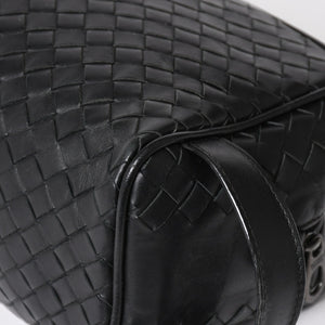 BOTTEGA VENETA ボッテガヴェネタ イントレチャート トラベルポーチ セカンドバッグ ブラック レザー 美品 中古 4a004676