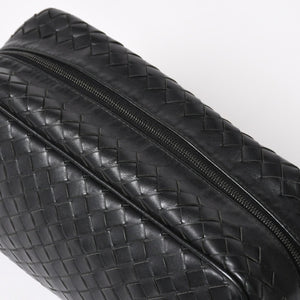 BOTTEGA VENETA ボッテガヴェネタ イントレチャート トラベルポーチ セカンドバッグ ブラック レザー 美品 中古 4a004676