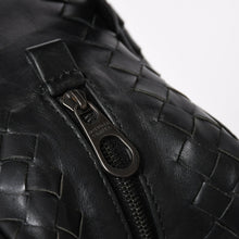 画像をギャラリービューアに読み込む, BOTTEGA VENETA ボッテガヴェネタ イントレチャート トラベルポーチ セカンドバッグ ブラック レザー 美品 中古 4a004676