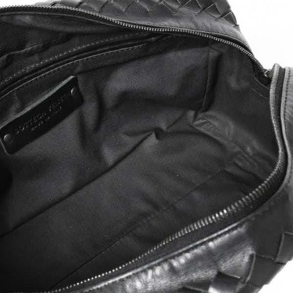 BOTTEGA VENETA ボッテガヴェネタ イントレチャート トラベルポーチ セカンドバッグ ブラック レザー 美品 中古 4a004676