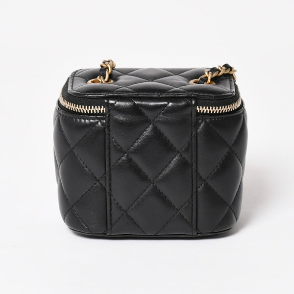 CHANEL シャネル マトラッセ ミニバニティケース チェーンショルダーバッグ 31番台 ココマーク ココボール パールクラッシュ ラムスキン ブラック ゴールド金具 美品 中古 4a004993