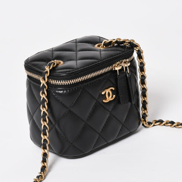 CHANEL シャネル マトラッセ ミニバニティケース チェーンショルダーバッグ 31番台 ココマーク ココボール パールクラッシュ ラムスキン ブラック ゴールド金具 美品 中古 4a004993