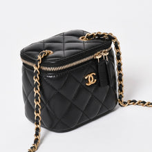 画像をギャラリービューアに読み込む, CHANEL シャネル マトラッセ ミニバニティケース チェーンショルダーバッグ 31番台 ココマーク ココボール パールクラッシュ ラムスキン ブラック ゴールド金具 美品 中古 4a004993