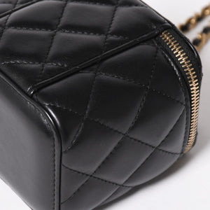 CHANEL シャネル マトラッセ ミニバニティケース チェーンショルダーバッグ 31番台 ココマーク ココボール パールクラッシュ ラムスキン ブラック ゴールド金具 美品 中古 4a004993