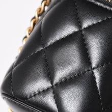 画像をギャラリービューアに読み込む, CHANEL シャネル マトラッセ ミニバニティケース チェーンショルダーバッグ 31番台 ココマーク ココボール パールクラッシュ ラムスキン ブラック ゴールド金具 美品 中古 4a004993