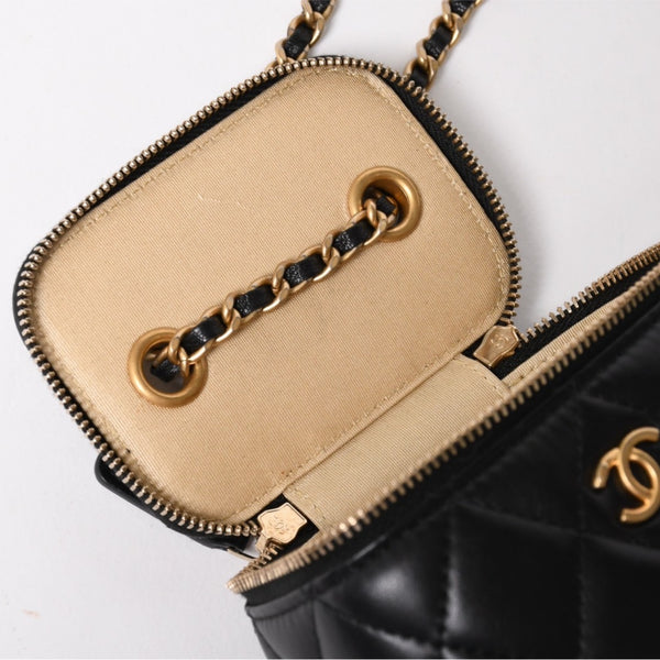 CHANEL シャネル マトラッセ ミニバニティケース チェーンショルダーバッグ 31番台 ココマーク ココボール パールクラッシュ ラムスキン ブラック ゴールド金具 美品 中古 4a004993