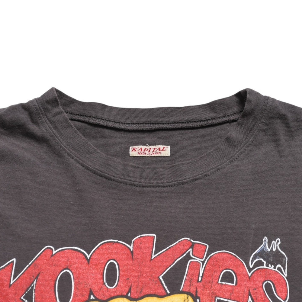 極美品 KAPITAL キャピタル 20/ 天竺 ヴィンテージバンドTシャツ 24SS Knookies コットン ブラウン マルチカラー サイズXS 中古 4a003744