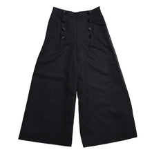 Load image into Gallery viewer, 極美品 CHANEL シャネル ハイウエスト マリンパンツ P59101V38602 セーラーパンツ マリンスタイル ココマーク ネイビー ブラック 40サイズ サテン切替 ボトムス 中古 4a004704