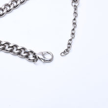 Load image into Gallery viewer, CHANEL シャネル カデナチェーンネックレス ココマーク 14K刻印 シルバー クリア GP レジン 良品 中古 4c068818