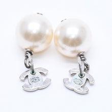 画像をギャラリービューアに読み込む, 極美品 CHANEL シャネル ココマーク ピアス アクセサリー B14V GP ラインストーン パール シルバー 重量6.61g 中古 4a004592
