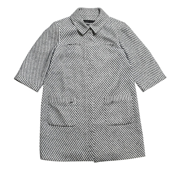 Very Good Condition CHANEL Striped Tweed Stainless Steel Collar Coat P53429V31165 Here Mark Button 3/4 Sleeve White Black Outerwear Black Metal Hardware Used 4a004713