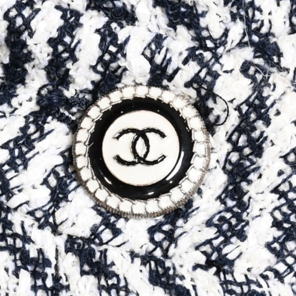 Very Good Condition CHANEL Striped Tweed Stainless Steel Collar Coat P53429V31165 Here Mark Button 3/4 Sleeve White Black Outerwear Black Metal Hardware Used 4a004713