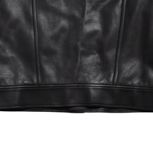Load image into Gallery viewer, LOUIS VUITTON ルイヴィトン ブラックレザー トラッカージャケット HHL44EQXS 3rdタイプ ブラック 50サイズ シルバー金具 美品 中古 4a003314