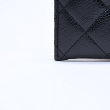 画像をギャラリービューアに読み込む, 極美品 CHANEL シャネル カードケース 26番台 ココマーク キャビアスキン ブラック バーガンディ ゴールド金具 中古 4a004760