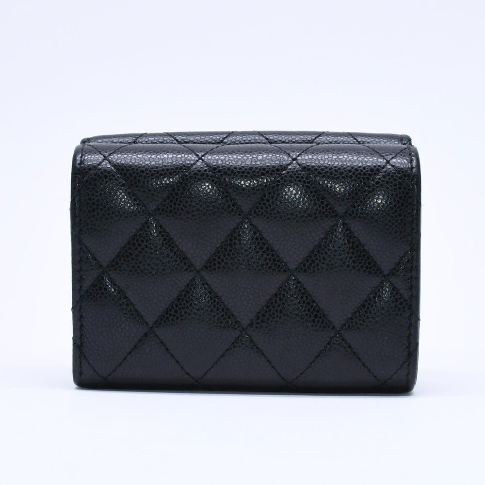 CHANEL シャネル コンパクトウォレット 三つ折り財布 ランダム番台 ココマーク キャビアスキン ブラック ゴールド金具 美品 中古 4a004625