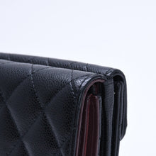 Load image into Gallery viewer, CHANEL シャネル コンパクトウォレット 三つ折り財布 ランダム番台 ココマーク キャビアスキン ブラック ゴールド金具 美品 中古 4a004625