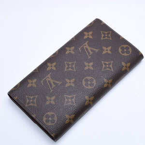 Very good condition LOUIS VUITTON Portefeuil International Trifold Wallet M61217 Monogram Gold Hardware Used 4a004691