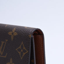 画像をギャラリービューアに読み込む, 極美品 LOUIS VUITTON ルイヴィトン ポルトフォイユ インターナショナル 三つ折り財布 M61217 モノグラム ゴールド金具 中古 4a004691