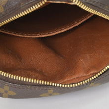 Load image into Gallery viewer, LOUIS VUITTON ルイヴィトン ショルダーバッグ ダヌーブ モノグラム ヌメ革 PVC ブラウン M45266 美品 中古 4a0047214