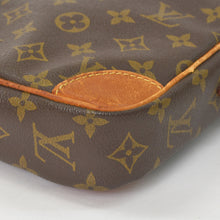 Load image into Gallery viewer, LOUIS VUITTON ルイヴィトン ショルダーバッグ ダヌーブ モノグラム ヌメ革 PVC ブラウン M45266 美品 中古 4a0047214