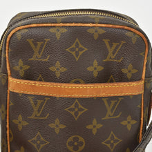Load image into Gallery viewer, LOUIS VUITTON ルイヴィトン ショルダーバッグ ダヌーブ モノグラム ヌメ革 PVC ブラウン M45266 美品 中古 4a0047214