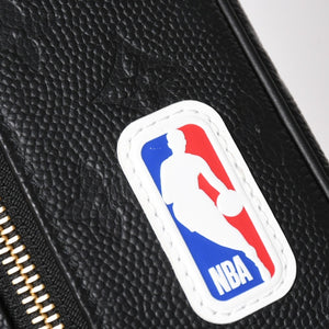 極美品 LOUIS VUITTON ルイヴィトン NBA モノグラム クロークルーム ドロップキット ブラック M58515 中古 4a004672