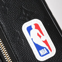 画像をギャラリービューアに読み込む, 極美品 LOUIS VUITTON ルイヴィトン NBA モノグラム クロークルーム ドロップキット ブラック M58515 中古 4a004672