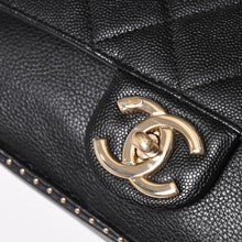 画像をギャラリービューアに読み込む, 極美品 CHANEL シャネル Sフラップ Wチェーンショルダーバッグ 24番台 ココマーク キャビアスキン ブラック ゴールド金具 中古 4a004750