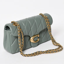 画像をギャラリービューアに読み込む, 極美品 COACH コーチ タビー ショルダーバッグ 26 キルティング ショルダーバッグ CP150 セージグリーン ナッパレザー クロスボディ 2way ゴールド金具 中古 4a004604