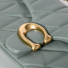 画像をギャラリービューアに読み込む, 極美品 COACH コーチ タビー ショルダーバッグ 26 キルティング ショルダーバッグ CP150 セージグリーン ナッパレザー クロスボディ 2way ゴールド金具 中古 4a004604