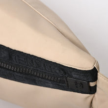 Load image into Gallery viewer, CHANEL シャネル スポーツライン ショルダーバッグ 7番台 ココマーク ナイロンキャンバス ベージュ ブラック 美品 中古 4a004773