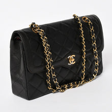 Load image into Gallery viewer, 極美品 CHANEL シャネル マトラッセ28 Wフラップ Wチェーンショルダーバッグ 2番台 パリ限定 ココマーク ラムスキン ブラック 中古 4a004748