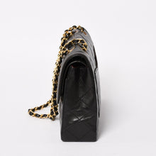 Load image into Gallery viewer, 極美品 CHANEL シャネル マトラッセ28 Wフラップ Wチェーンショルダーバッグ 2番台 パリ限定 ココマーク ラムスキン ブラック 中古 4a004748