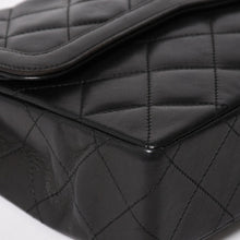 Load image into Gallery viewer, 極美品 CHANEL シャネル マトラッセ28 Wフラップ Wチェーンショルダーバッグ 2番台 パリ限定 ココマーク ラムスキン ブラック 中古 4a004748