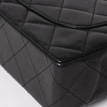 Load image into Gallery viewer, 極美品 CHANEL シャネル マトラッセ28 Wフラップ Wチェーンショルダーバッグ 2番台 パリ限定 ココマーク ラムスキン ブラック 中古 4a004748