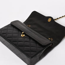 Load image into Gallery viewer, 極美品 CHANEL シャネル マトラッセ28 Wフラップ Wチェーンショルダーバッグ 2番台 パリ限定 ココマーク ラムスキン ブラック 中古 4a004748