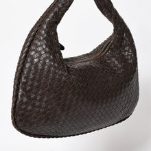 Load image into Gallery viewer, BOTTEGA VENETA ボッテガヴェネタ ホーボーショルダーバッグ イントレチャート ブラウン ダークブラウン 美品 中古 4a004498