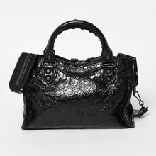 Load image into Gallery viewer, 極美品 BALENCIAGA バレンシアガ クラシック ミニ シティ 2WAY ショルダーバッグ 300295 ロゴ ブラック マットブラック金具 中古 4a004502